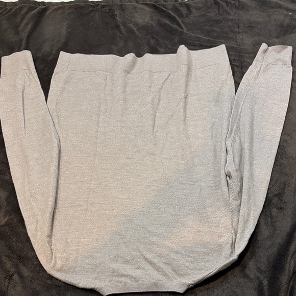 Katherine Barclay Men's Light Gray Crewneck Sweater - Picture 5 of 5